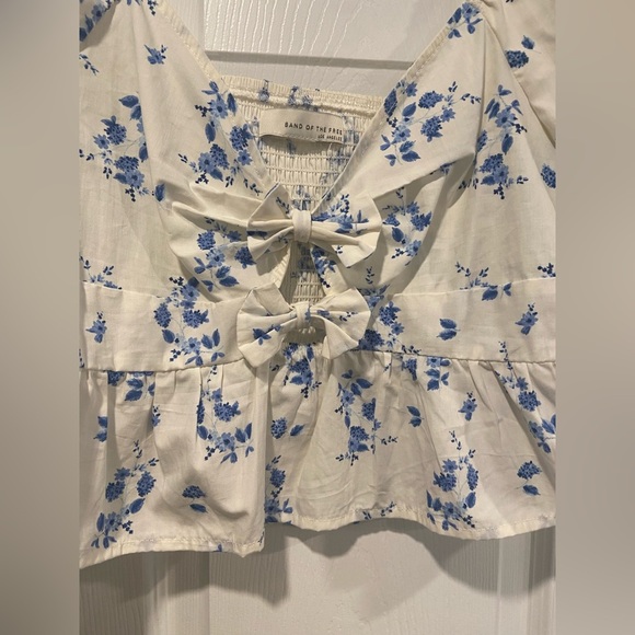 NWOT Band of the Free Size L Blue Floral Bows Cut Out Puff Peplum Crop Top - Picture 2 of 11